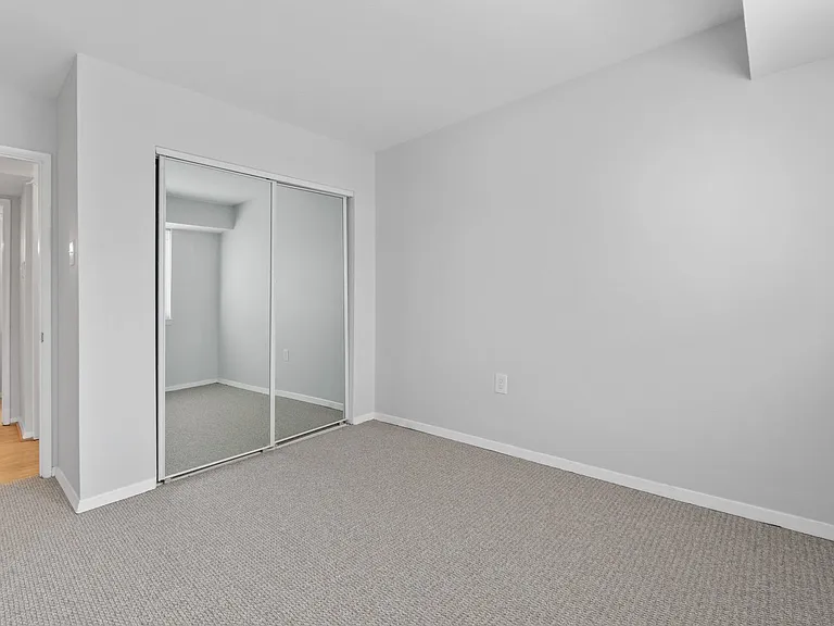 208 Victor Pkwy #A — Photo 16