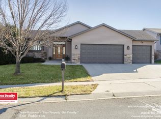 622 Manor Ridge Dr NW, Rochester, MN 55901