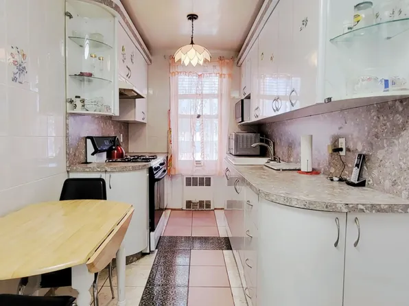 3101 Ocean Parkway image 1 of 16