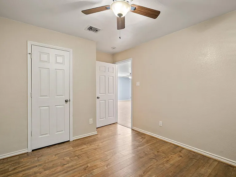 1631 Quail Run — Photo 29