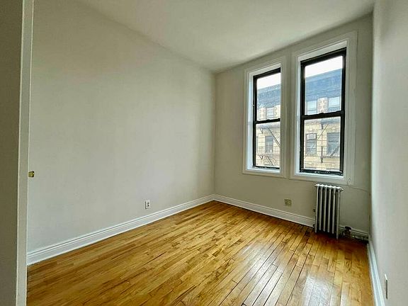 4th image of 132 Thompson St APT 34