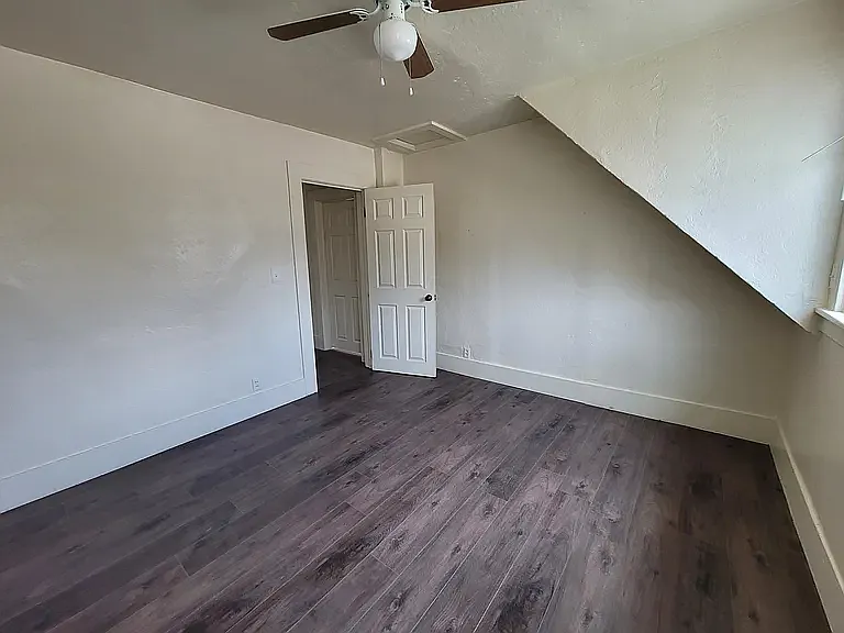 1015 NE 6th St — Photo 7