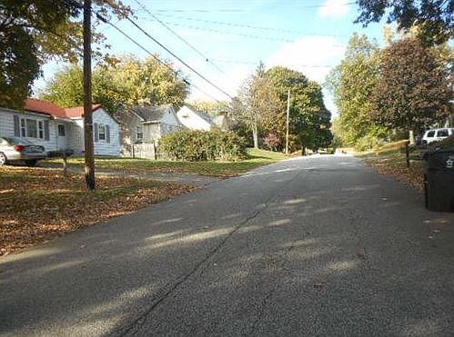 2nd image of 806 Graceland Ave