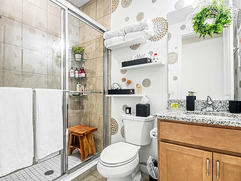 13045 Pembroke Dr — Photo 16