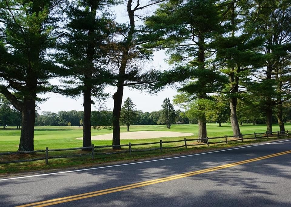 424 Middle Hwy Barrington RI Zillow