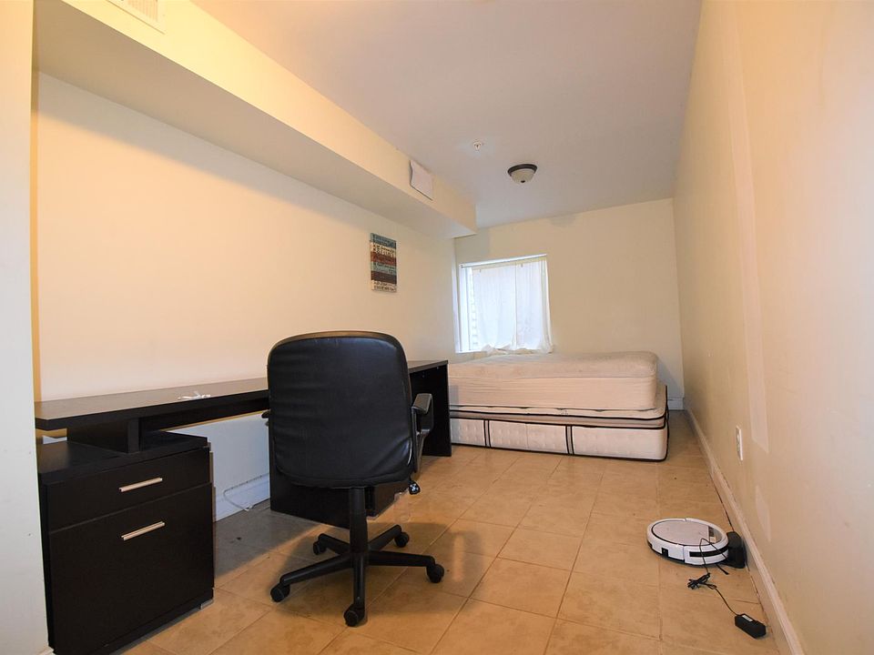 2nd image of 504 N 39th St