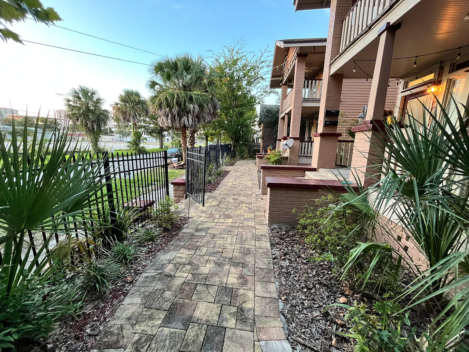 2 bed, 1050 sqft, $1,200 — Photo 3