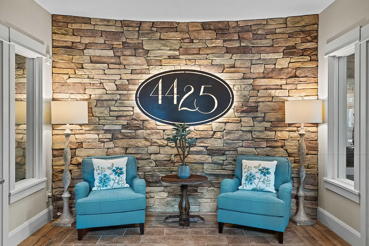 4425 Apartments - 4425 Apartments