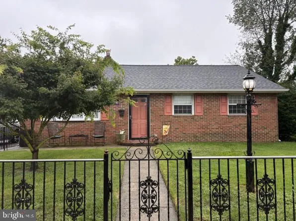 420 Windsor Dr, Bellmawr, NJ 08031
