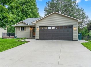 5690 Deer Trl E, Shoreview, MN 55126