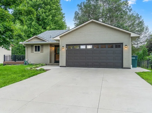 5690 Deer Trl E, Shoreview, MN 55126