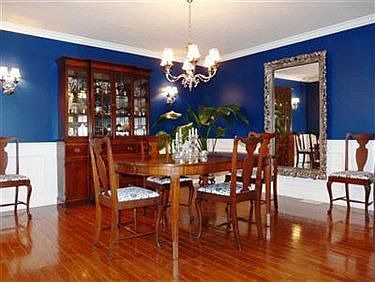 3rd image of 90 Riverview Ct