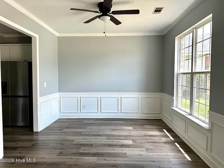 1305 Wickham Ct — Photo 5