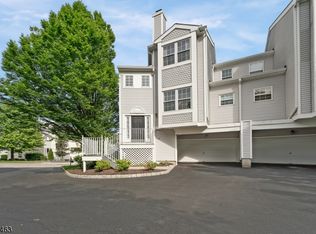 1301 Grandview Ct, Whippany, NJ 07981