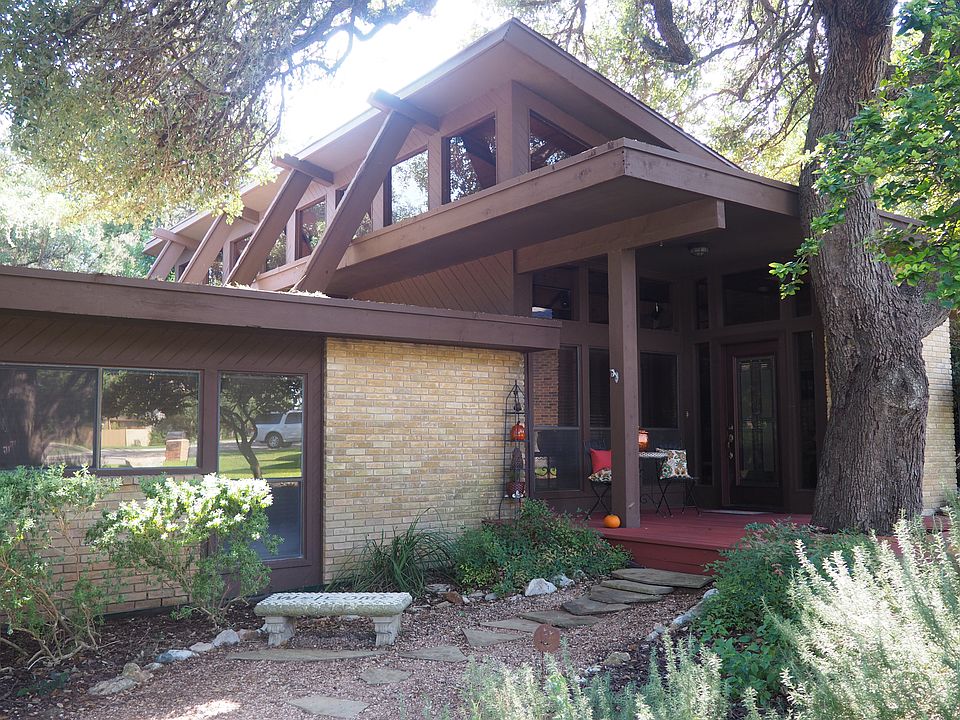 1st image of 935 Moonglow Ave