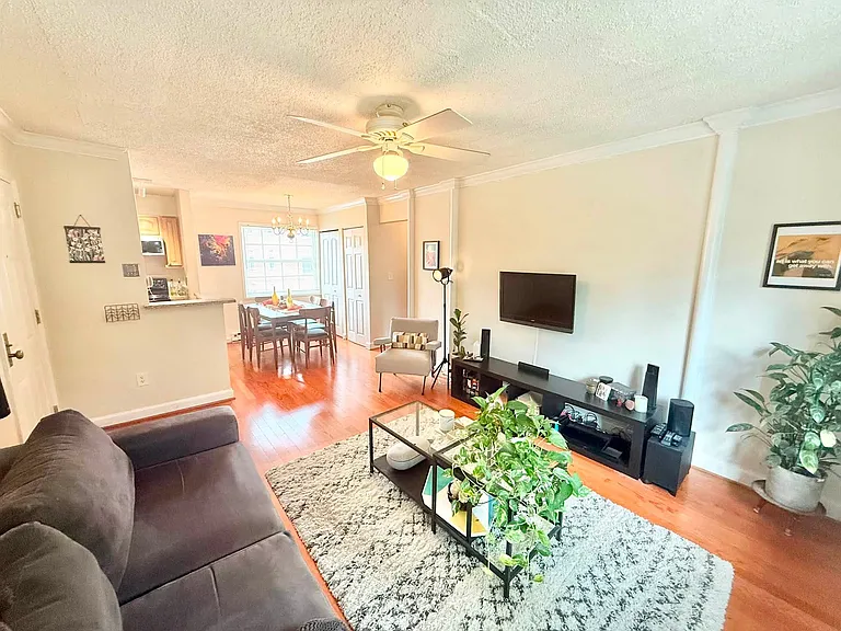 1616 W Abingdon Dr #202 — Photo 15