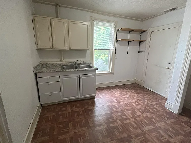 1523 22nd Ave N #2 — Photo 4