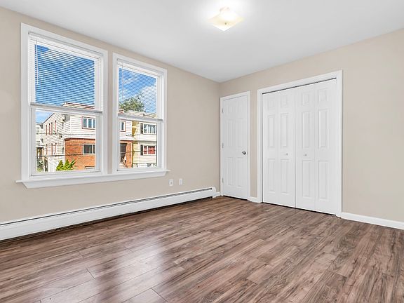 2nd image of 92 Windsor St Floor 2