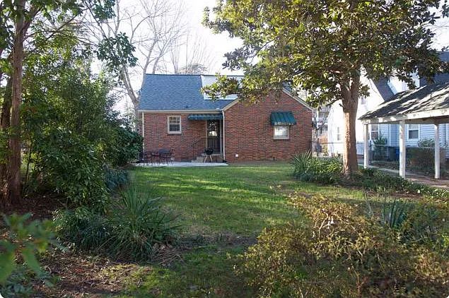 Fully fenced Back yard