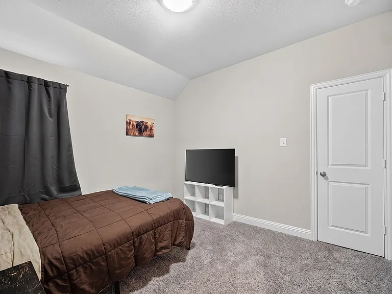 512 Portina Dr — Photo 12