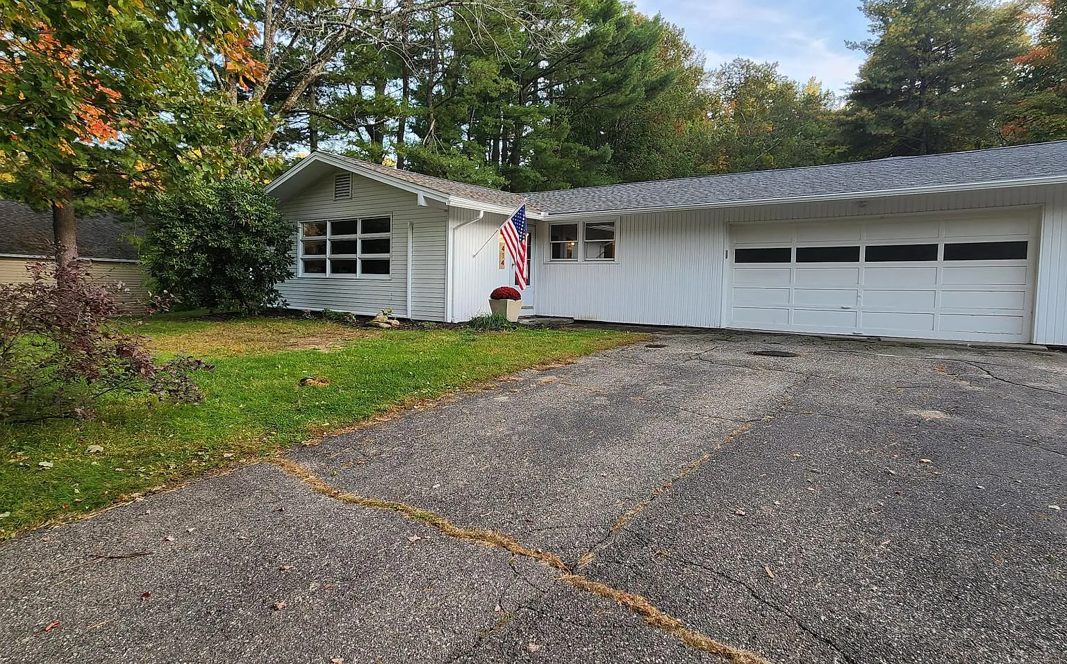 414 Greenwoods Rd — Photo 1