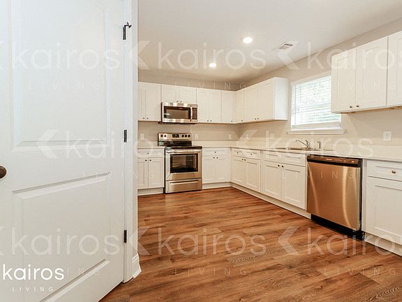 5th image of 153 Cottage Grove Rd