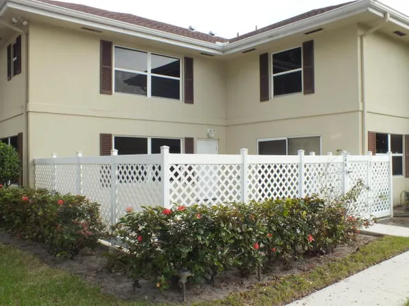 24 Bedford Ct APT A, Royal Palm Beach, FL 33411