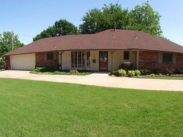 2805 Ames Ave, Ponca City, OK 74604