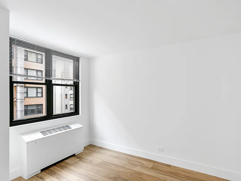 315 W 57th St #10A — Photo 8