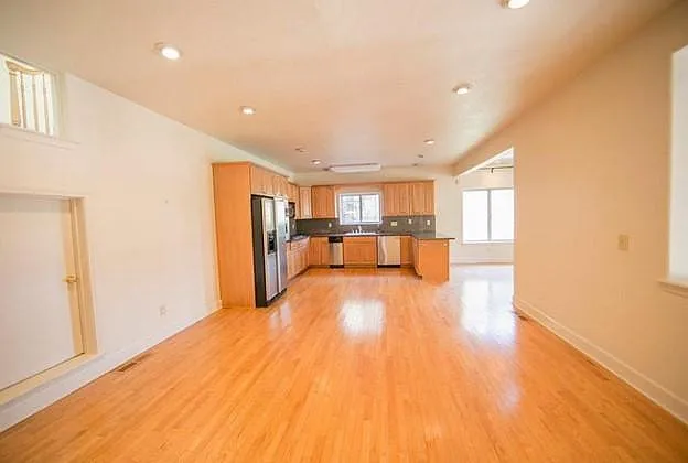 910 Alvarado Rd — Photo 6