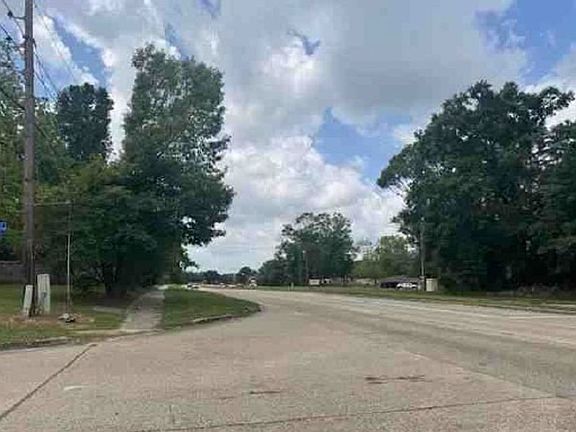 Exterior Neighborhood (street photo)