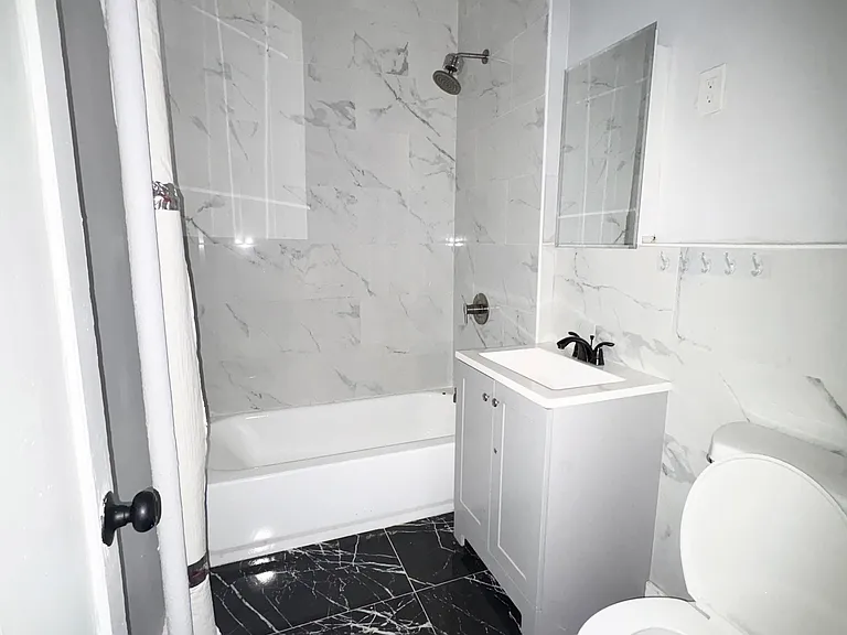 319 Summit Ave #1 — Photo 5