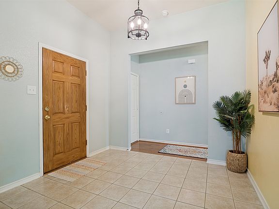 3rd image of 2740 Beacon Hill Dr