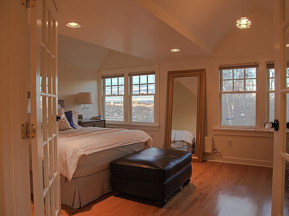 5th image of 114 Queen Anne Dr