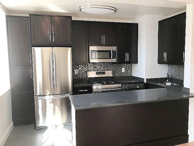 1st image of 72 Barrow St APT 5J