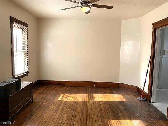 4th image of 3688 E 59th St Unit 1