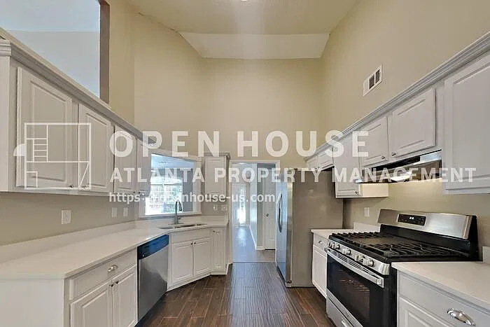 3 bed, 2.0 bath, 1586 sqft, $2,150 — Photo 4