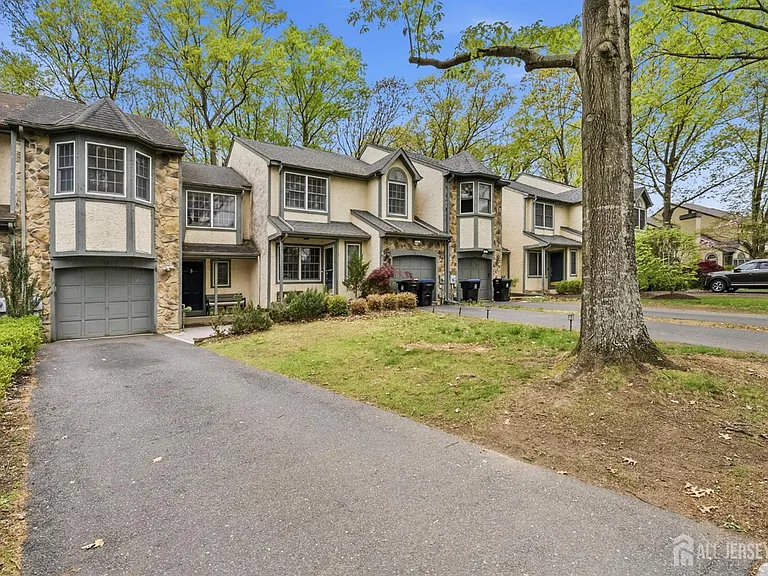 3 Dorchester Dr — Photo 61