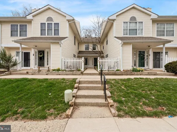 90 Bayberry Ct #90, Glen Mills, PA 19342