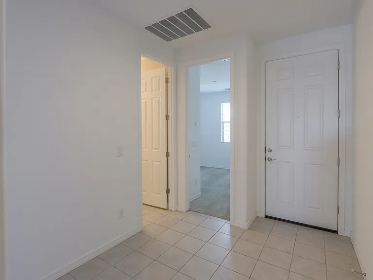 832 S Strahan Pl — Photo 4