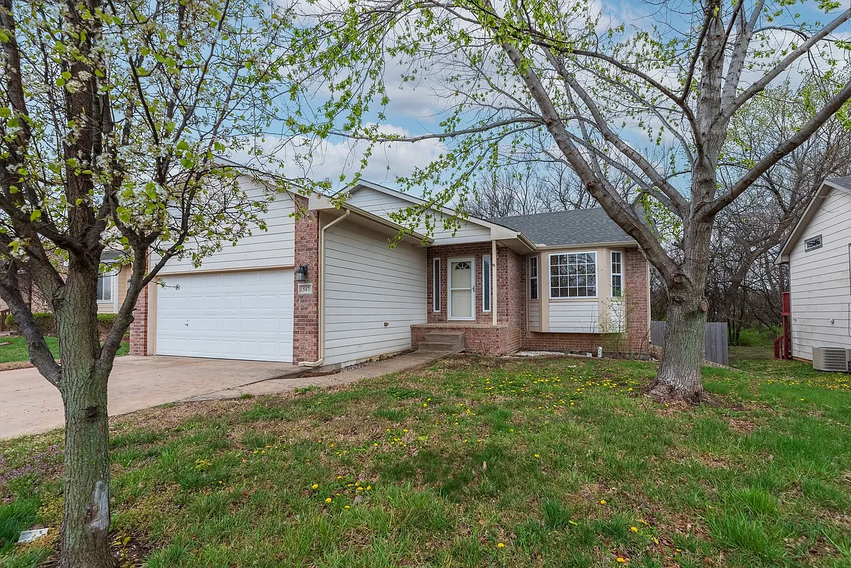Building Photo - 517 E Minneha Ave