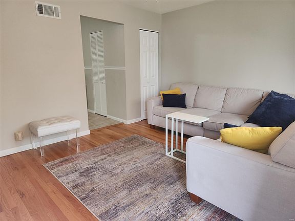 3rd image of 4313 Hollyshire Dr