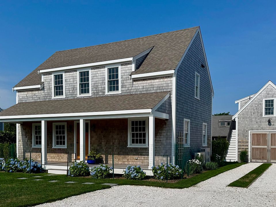 1st image of 8 Sconset Avenue