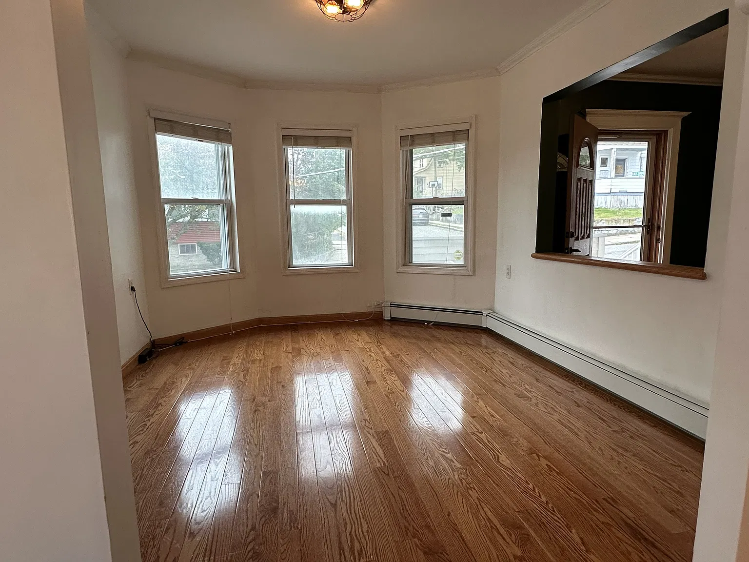 3 bed, 1160 sqft, $3,100 — Photo 3