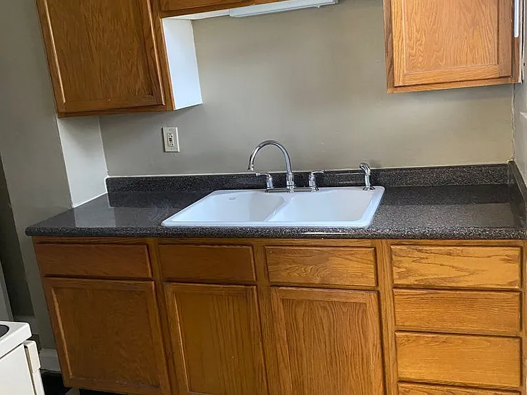 4046-4048 Halsey Pl — Photo 7