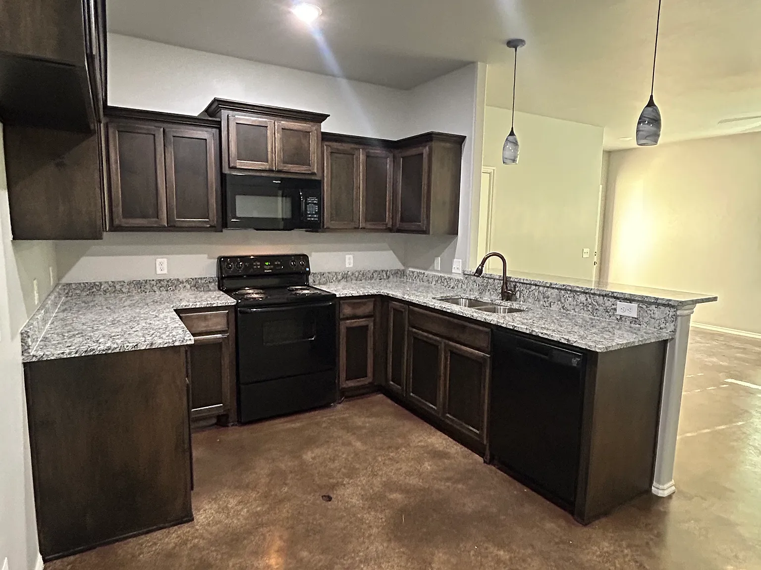 3 bed, 1250 sqft, $1,500 — Photo 1