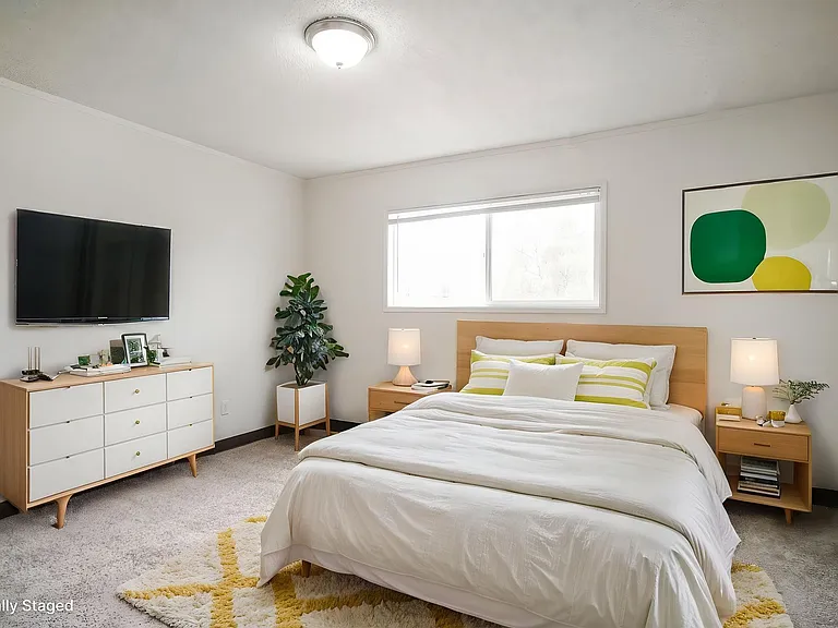 Riviera Apartments — Photo 18