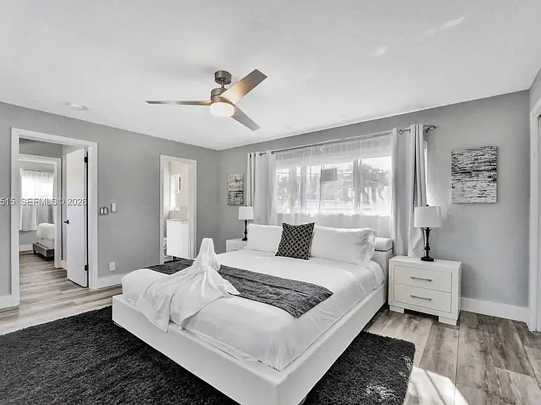 1241 Hollywood Blvd — Photo 37
