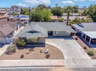 26 Diamond Cir, Las Vegas, NV 89106