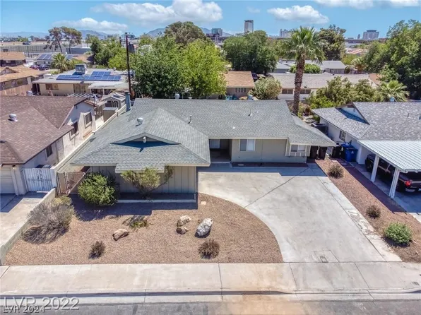 26 Diamond Cir, Las Vegas, NV 89106
